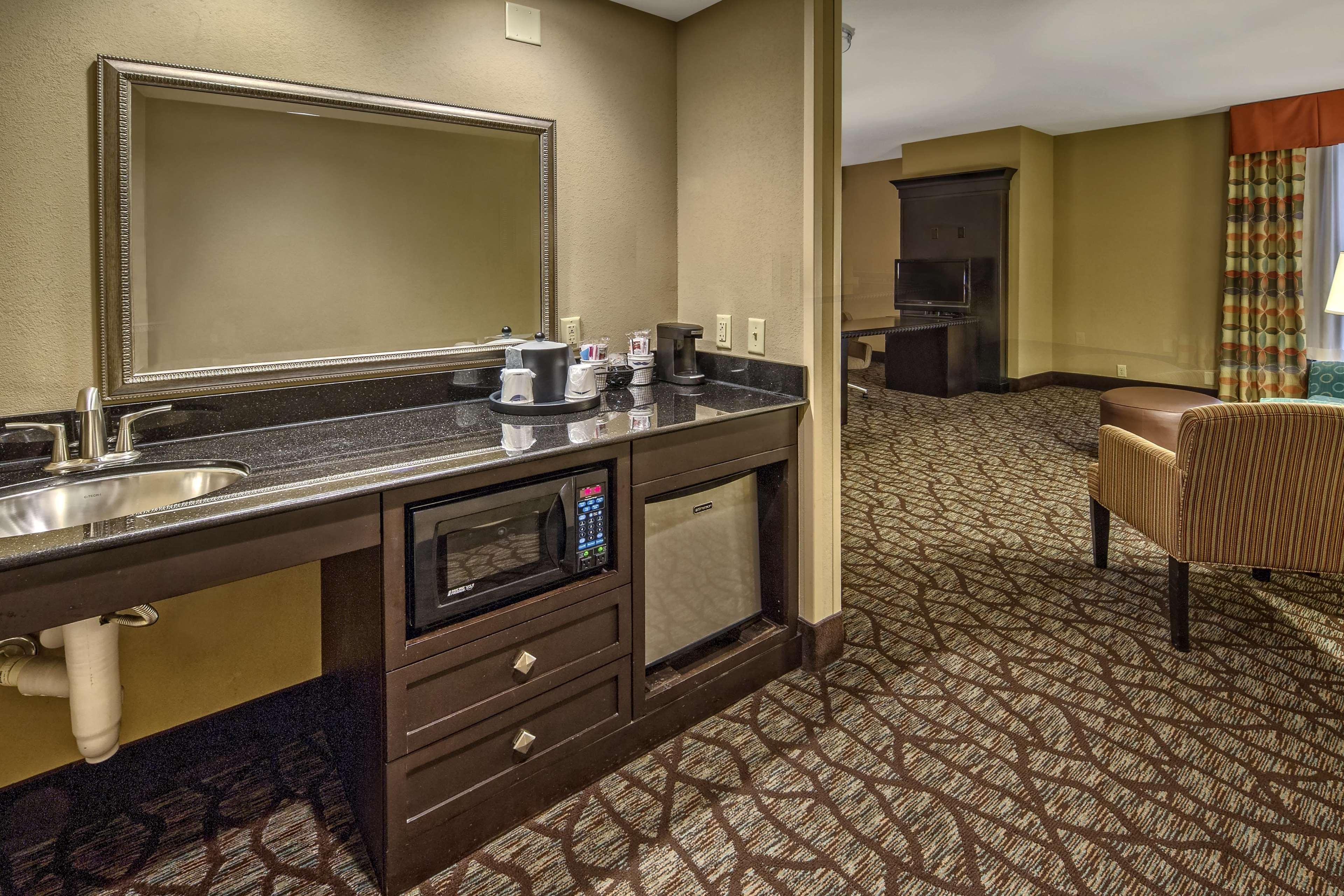 Hampton Inn Asheville-Tunnel Road Exteriör bild