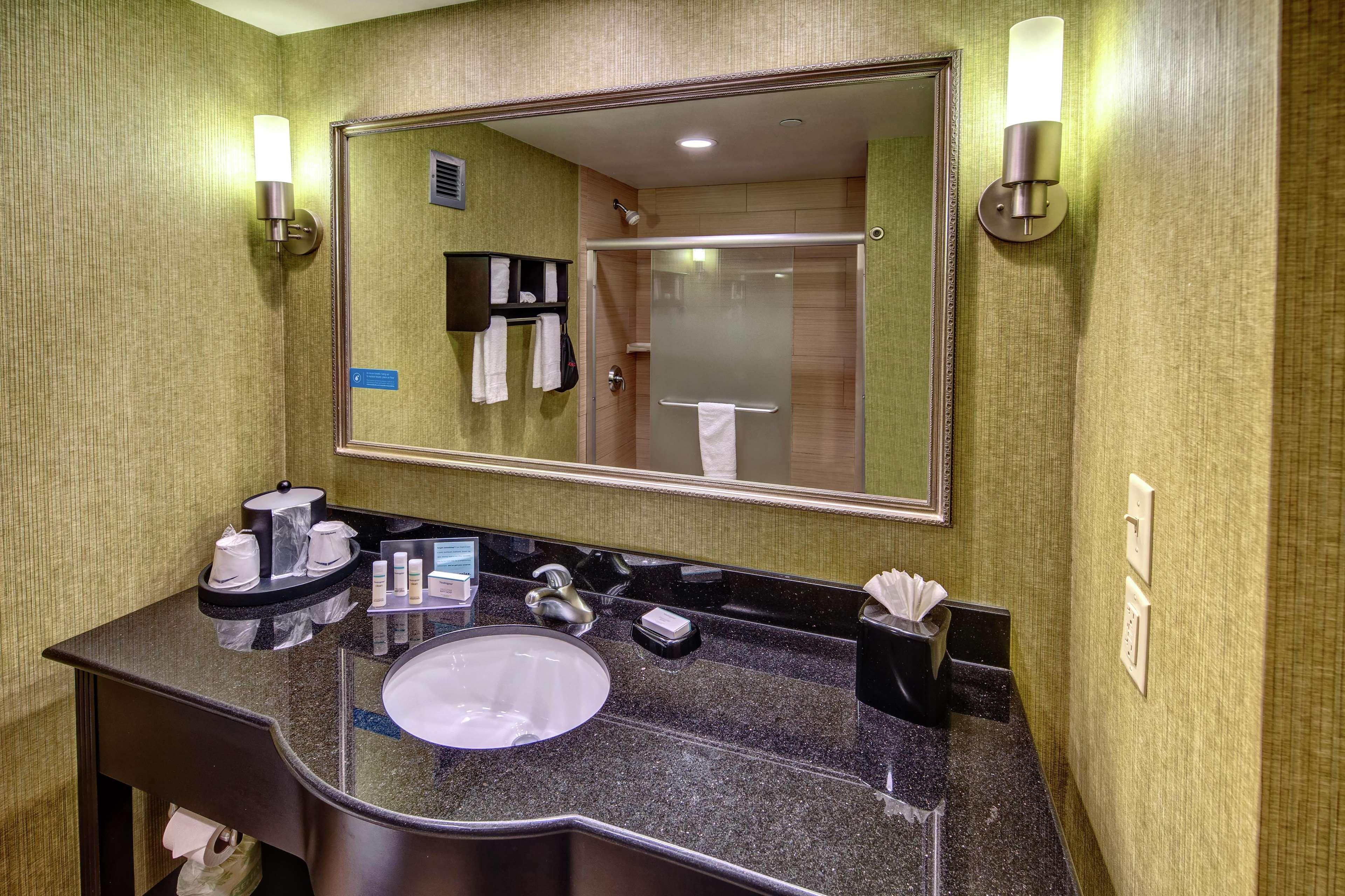 Hampton Inn Asheville-Tunnel Road Exteriör bild
