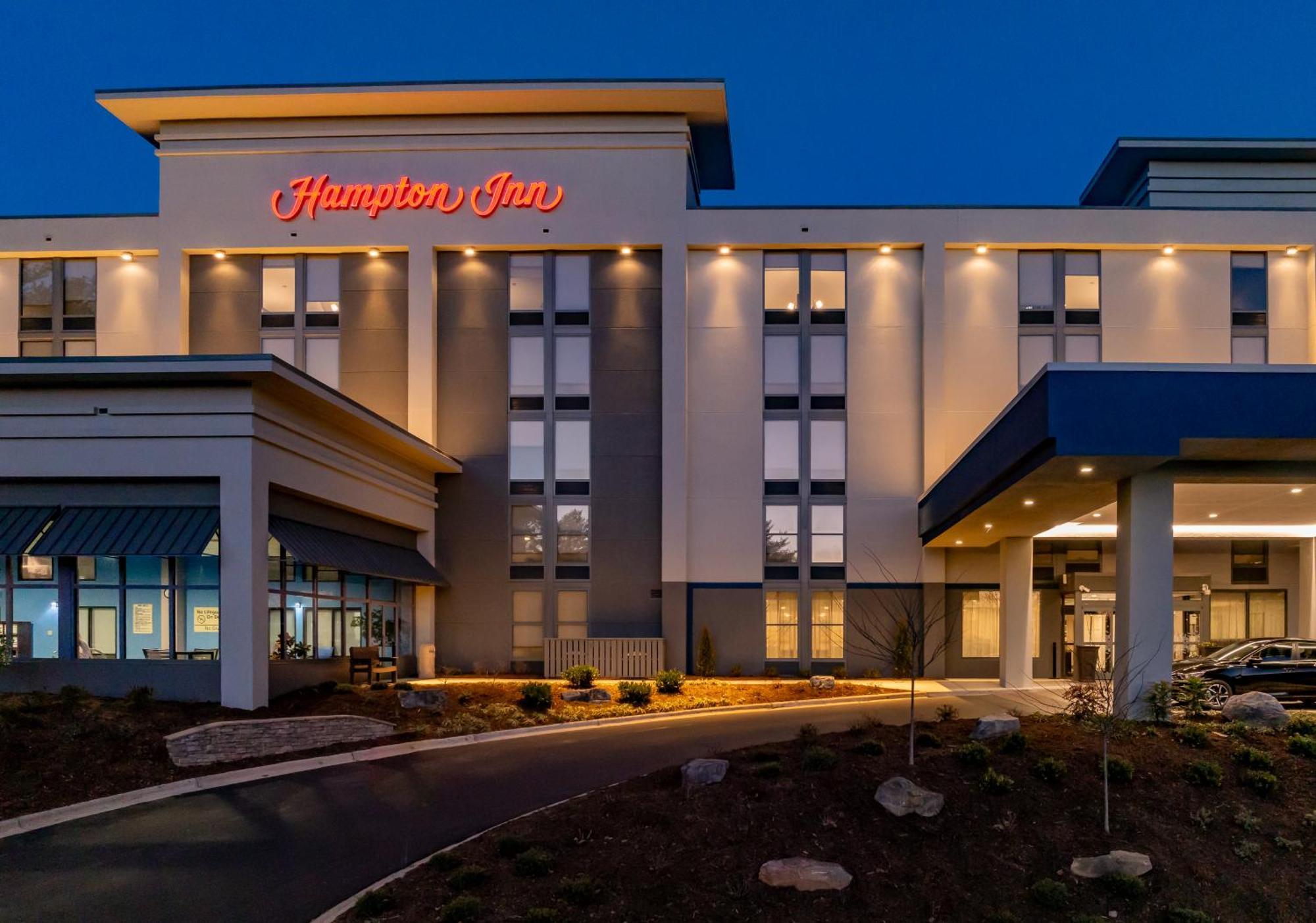 Hampton Inn Asheville-Tunnel Road Exteriör bild